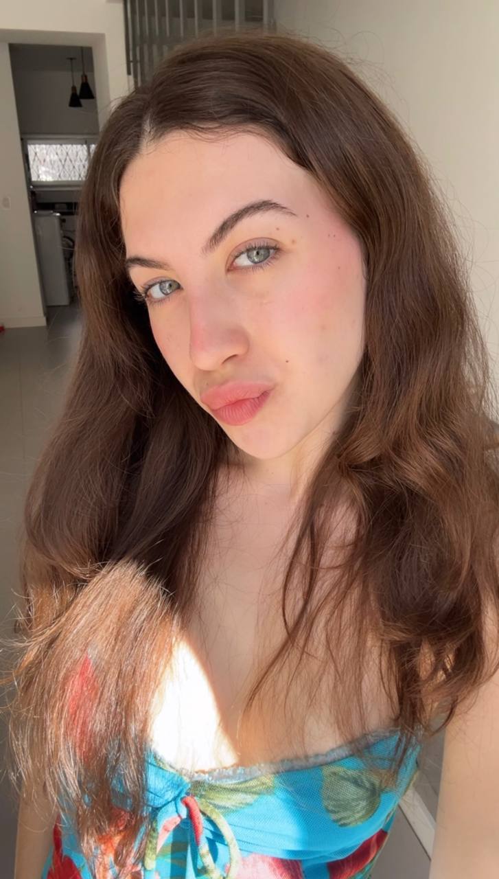 Nude girl Amber in Guntur