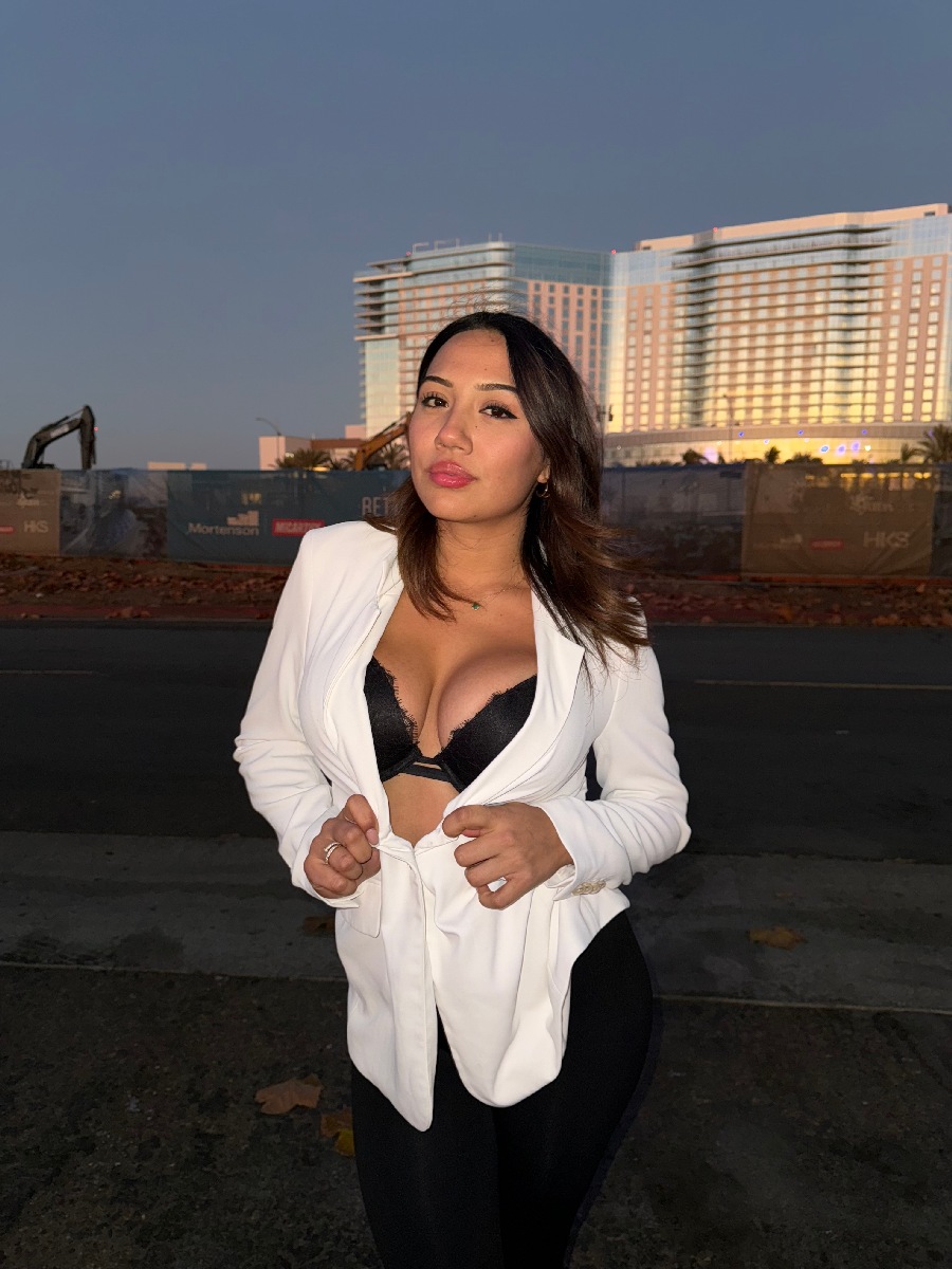 Take a pause and enjoy Ali Cruz — streaming from Guntur