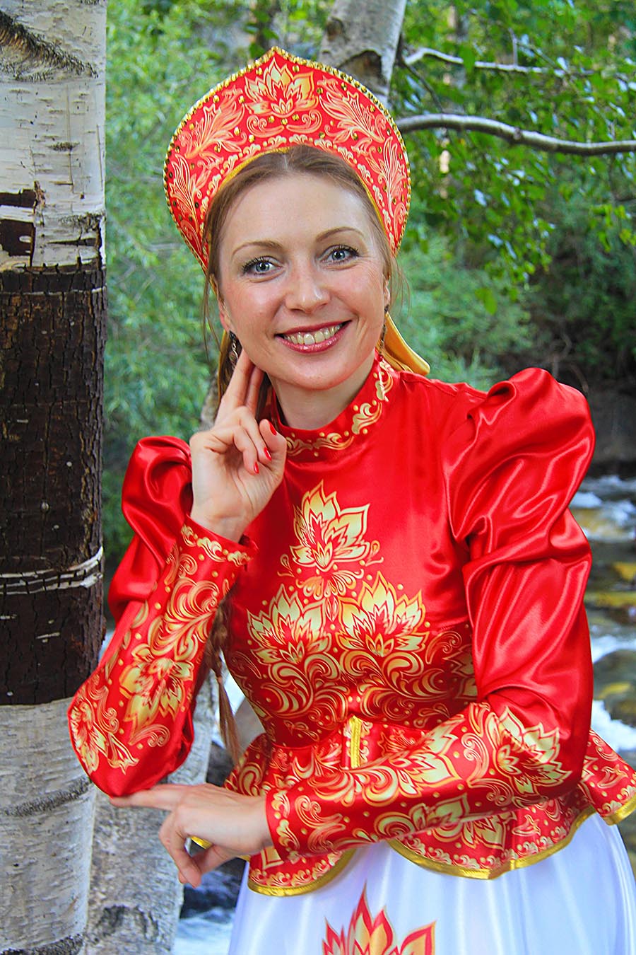 Women in Slavic costumes in Guntur