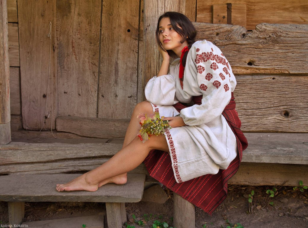 Women in Slavic costumes in Guntur