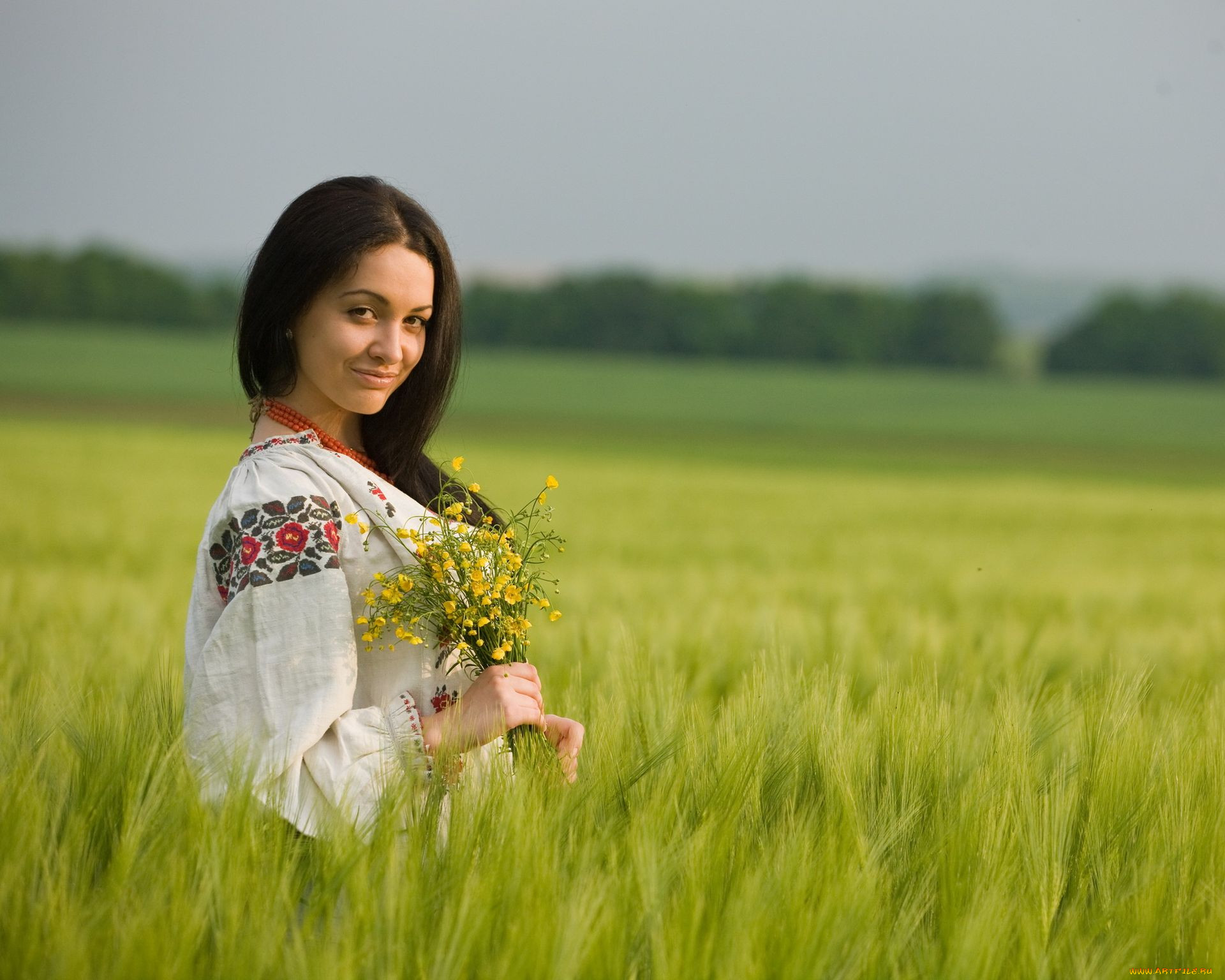 Women in Slavic costumes in Guntur