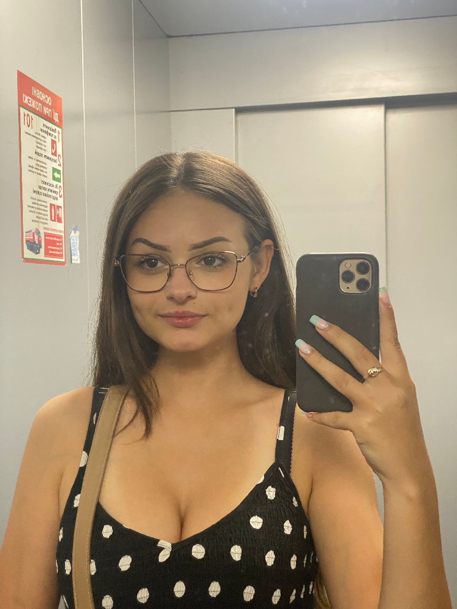 Sexy model Stacy in Guntur