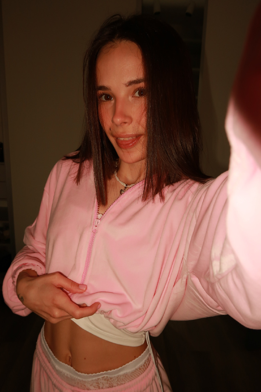 Tina brings the glow — live moments in Guntur