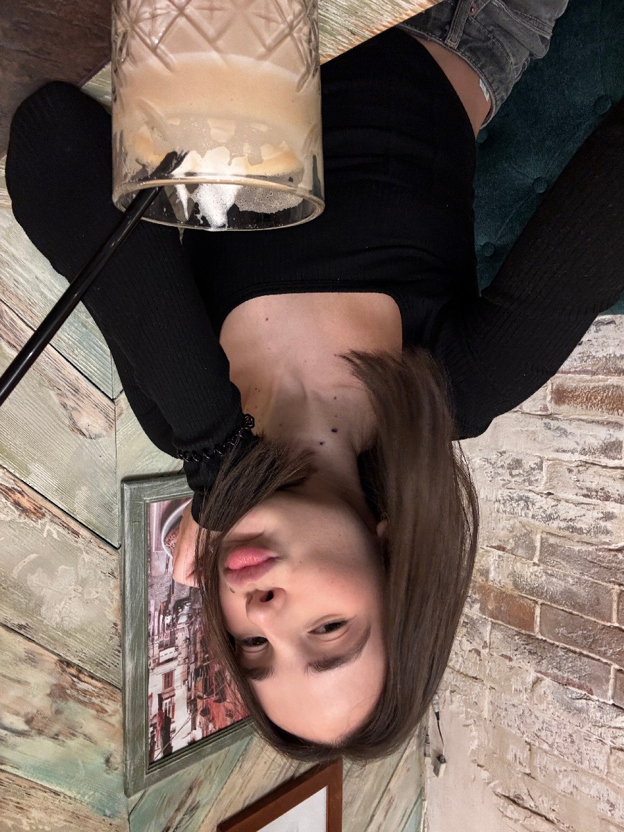 Fresh photos, fresh mood — Tina online in Guntur